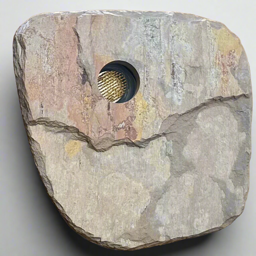 Close-up of DELUXE Vase - grey background