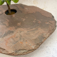 Load image into Gallery viewer, deluxe classic slate vase side detail view